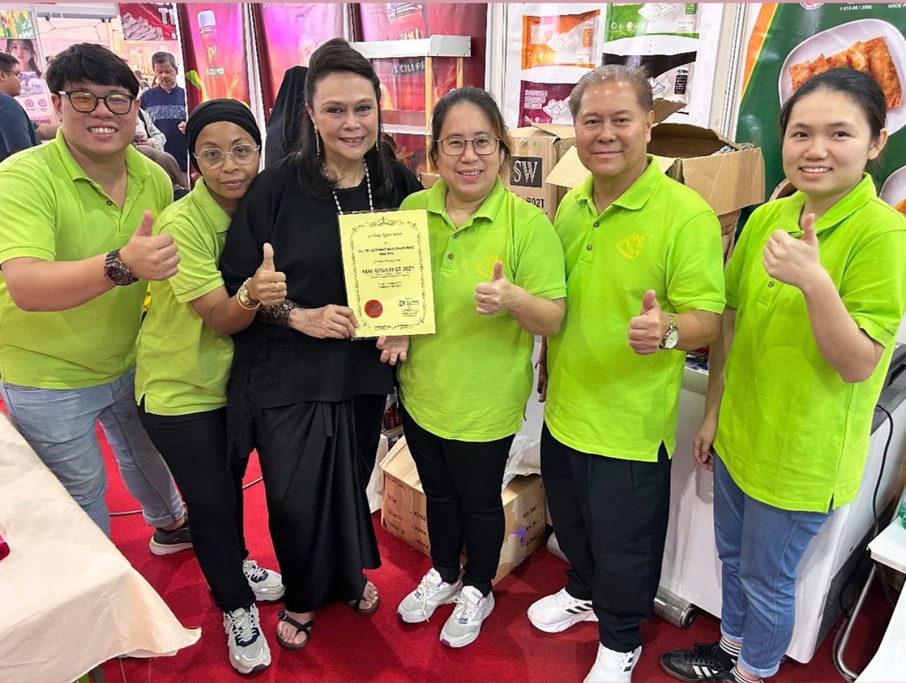 Artis Muda Perlu Ceburi Dunia Perniagaan Sewaktu Nama Di kemuncak, Khaty