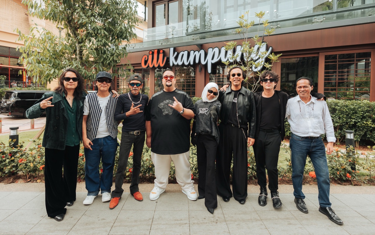 ELLA UMUM ARTIS JEMPUTAN DI KONSERT MAJLIS TERTINGGI ROCKQUEEN