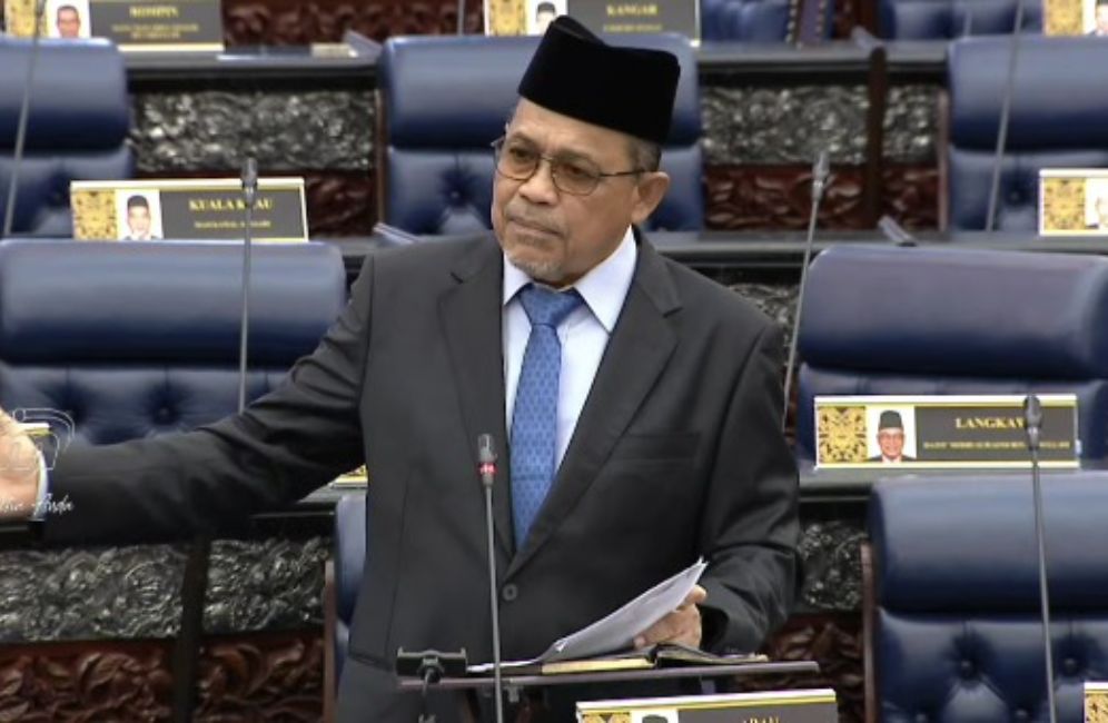 Shahidan cadang pengeluaran khas Aidilfitri KWSP secara bersasar