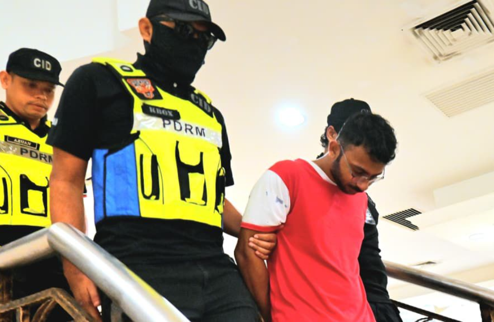 Pelajar UMPSA 21 tahun mengaku tidak bersalah pijak Al Quran