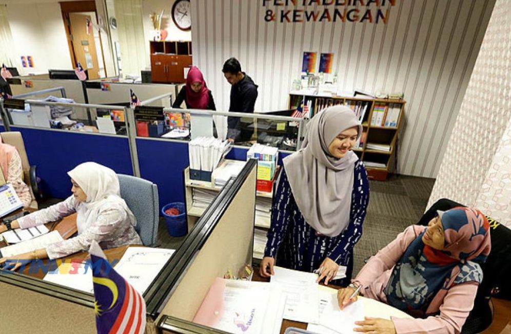 Pekerja awam dibenarkan “WFH” tiga hari seminggu mulai 15 April