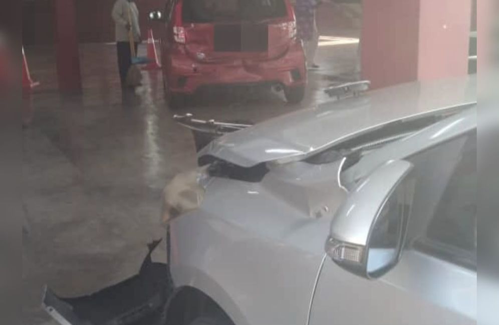 Gagal kawal kenderaan, Toyota Vios dipandu guru rempuh kantin sekolah